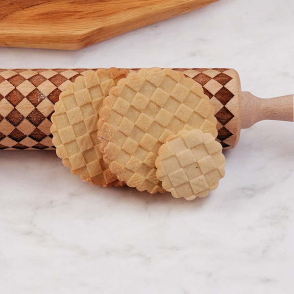 Embossed Rolling Pin with Cookie Cutter - Dough Roller - Gift Set